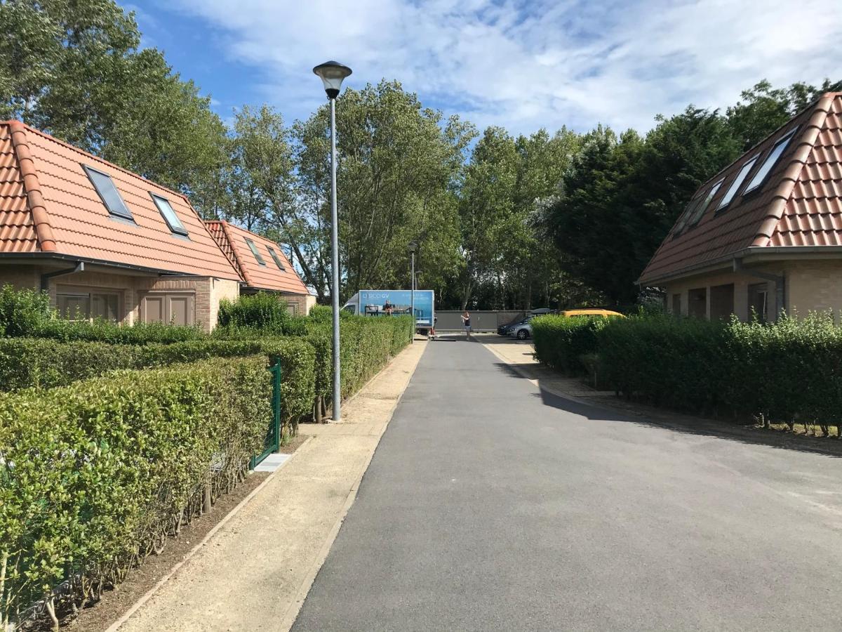 Vakantiehuisje De Panne Vlak Aan Plopsaland En De Zee Екстер'єр фото