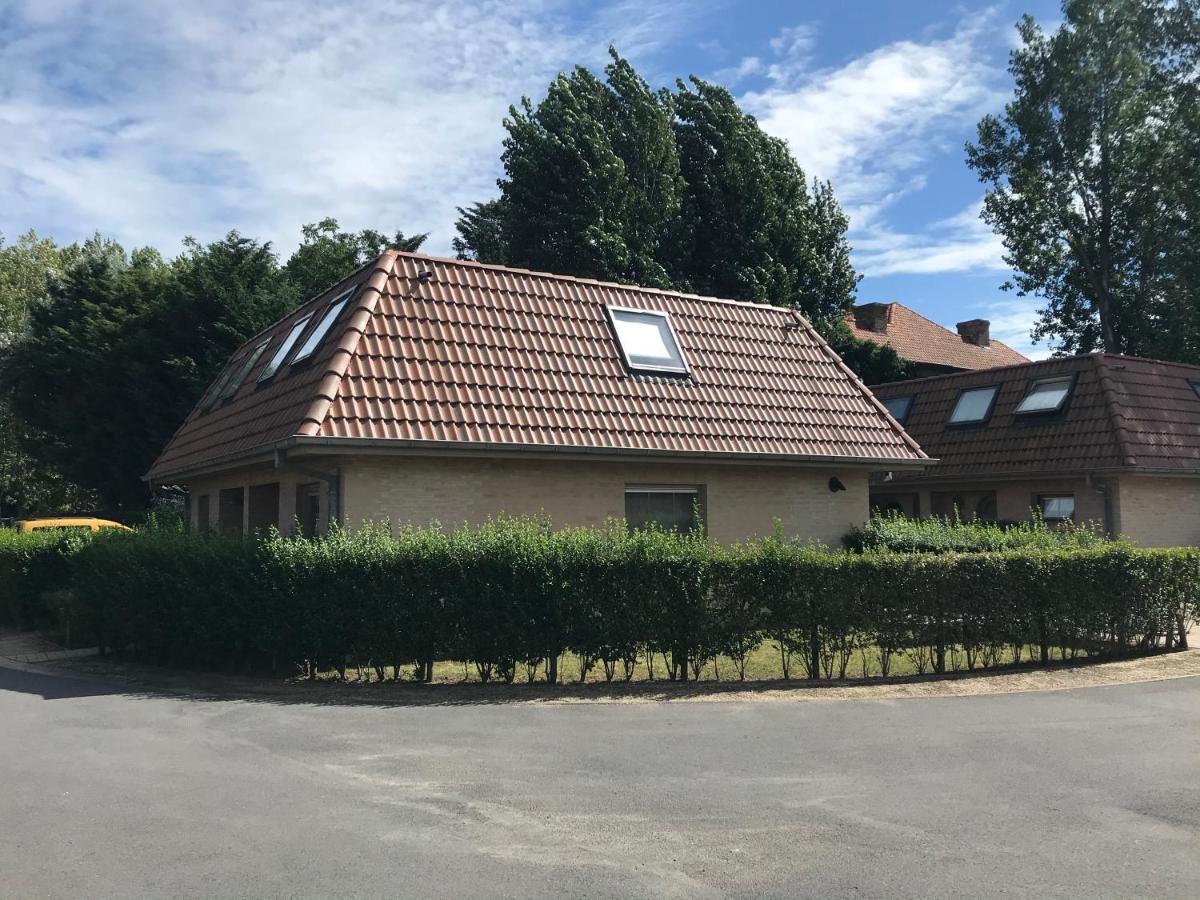 Vakantiehuisje De Panne Vlak Aan Plopsaland En De Zee Екстер'єр фото
